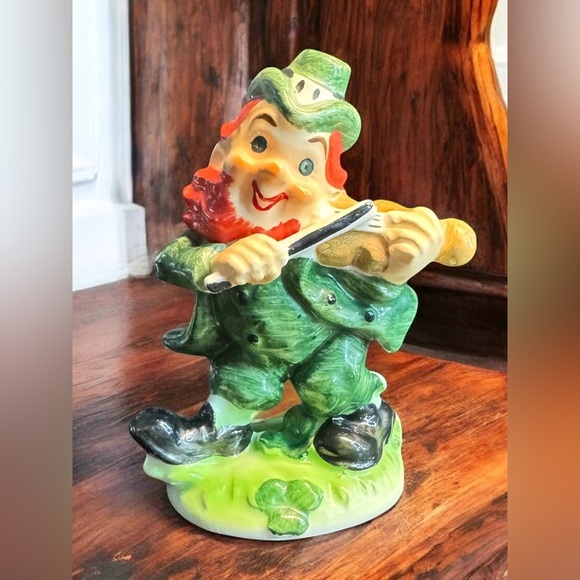 Vintage Lefton Irish Leprechaun Fiddler Figurine - Picture 3 of 8